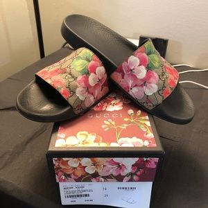 ✨G U C C I Slides✨